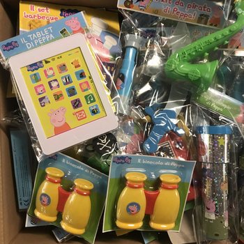 ペッパピッグ おもちゃミックス (100個) - 宝箱補充用リフィル | B2B卸売