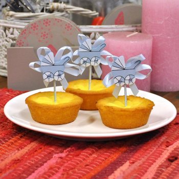 出産祝い カップケーキトッパー - ブルーのベビーカー (12本入)