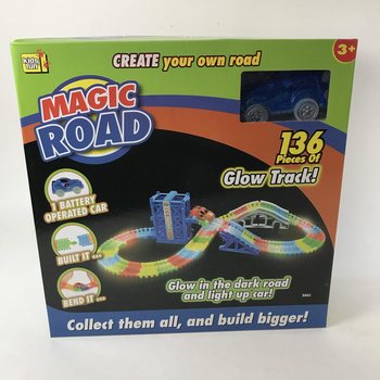 暗闇で光る車＆エレベーター付き MAGIC ROAD 拡張レーシングレールセット 136ピース
