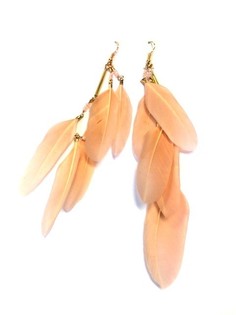 羽根付きピアス オレンジ/サーモンカラー (1個)