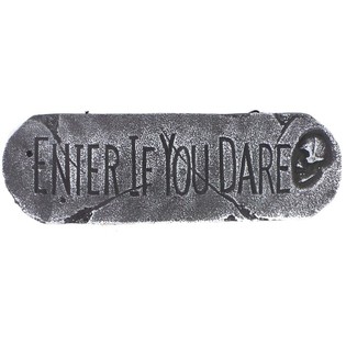 デコレーションボード "ENTER IF YOU DARE" (1個)